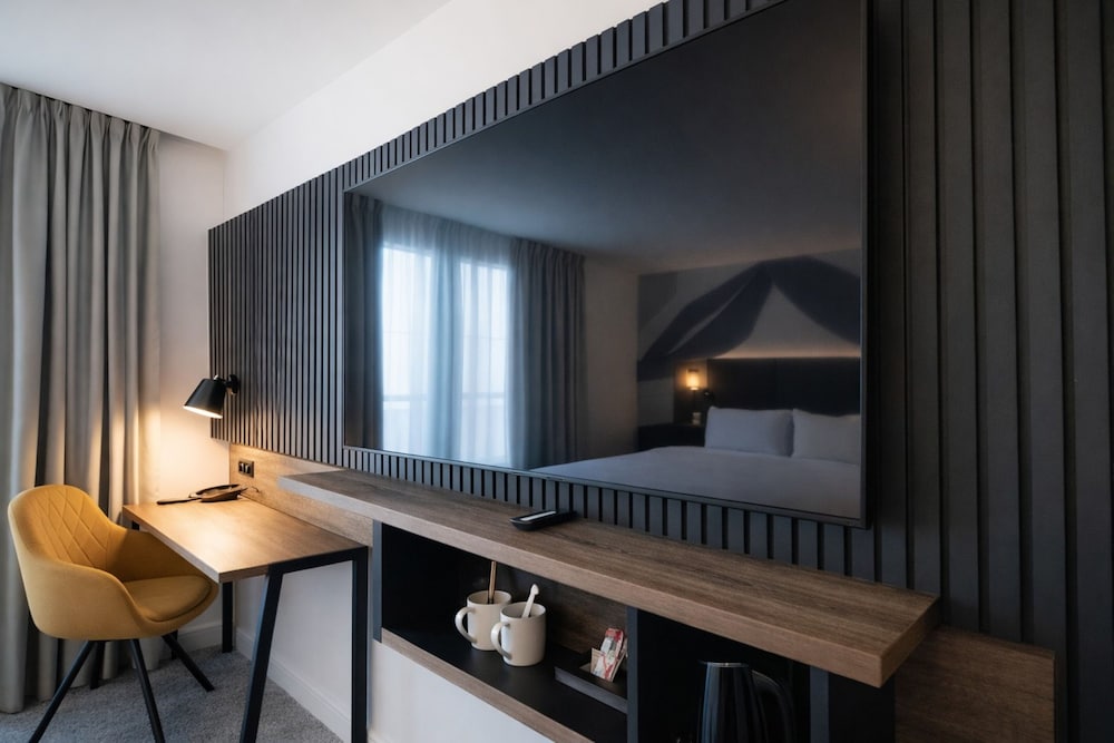 holiday inn london camden lock by ihg