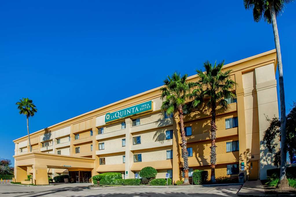 La Quinta Inn & Suites By Wyndham Houston Baytown East