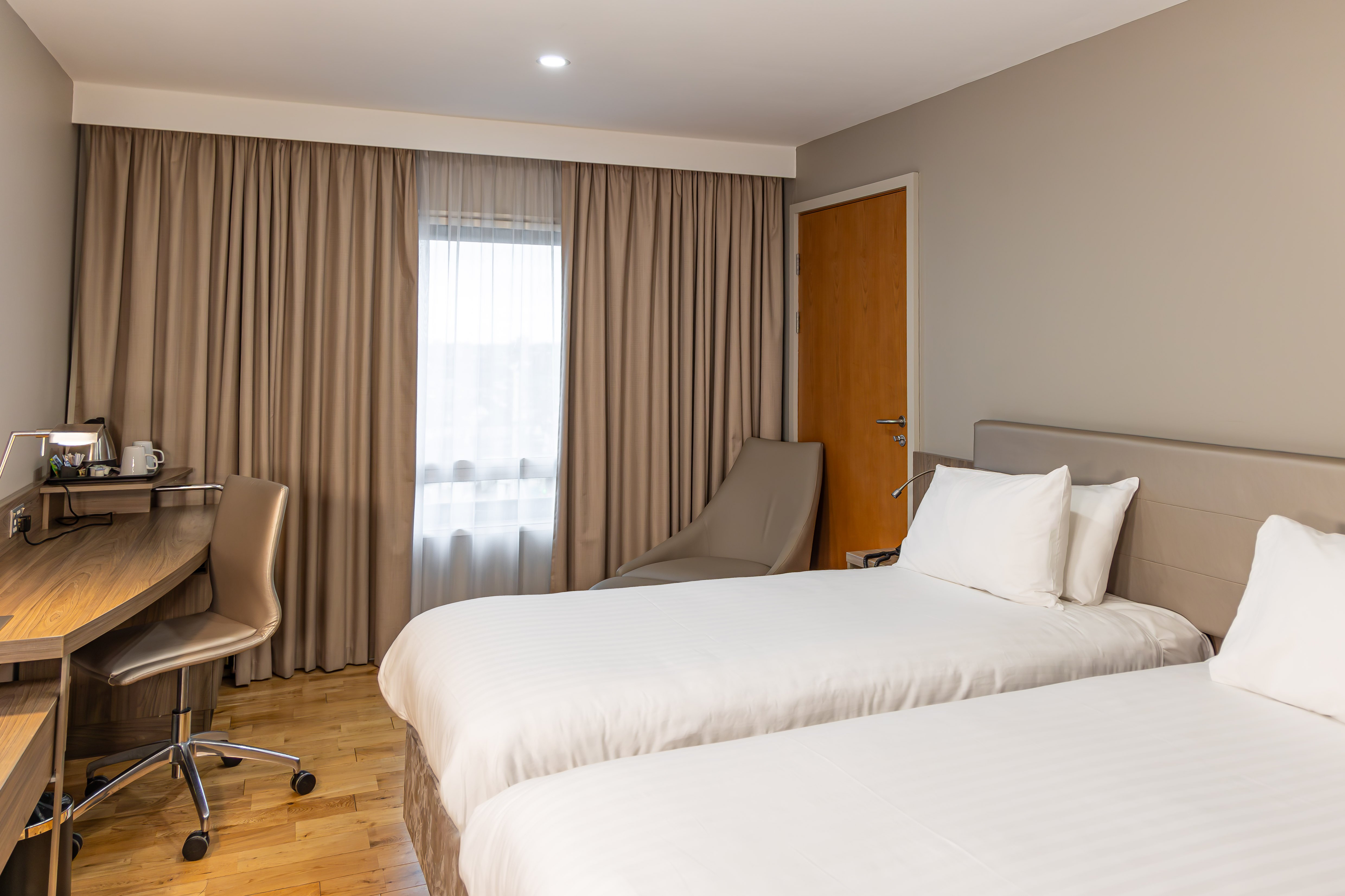 holiday inn london west by ihg