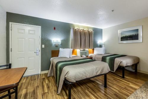 hometowne studios by red roof gainesville ga