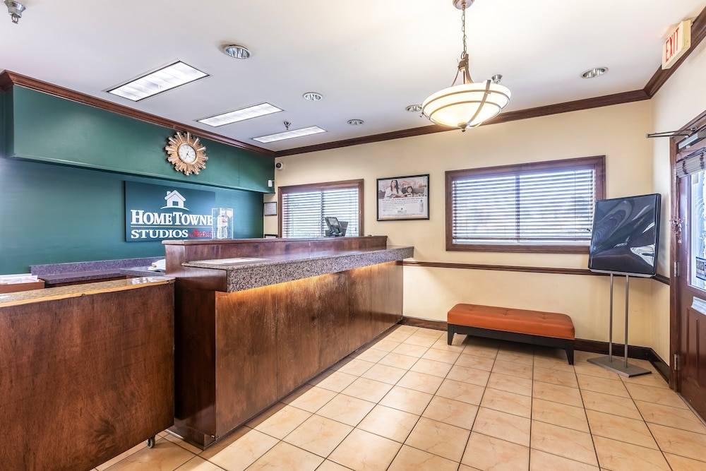 hometowne studios by red roof gainesville ga