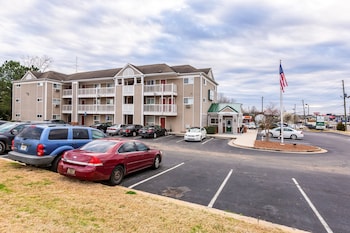 hometowne studios by red roof gainesville ga