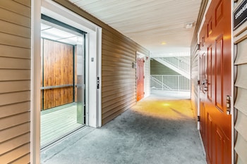hometowne studios by red roof gainesville ga
