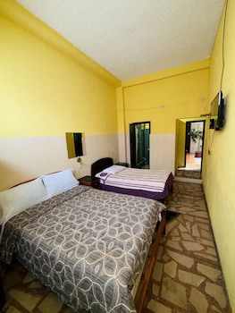 hostal niiza