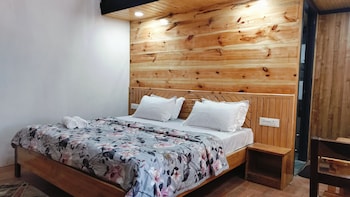 Baikunth Home Stays,,2 star