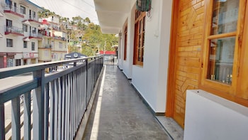 Baikunth Home Stays,,2 star