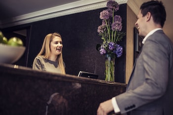 carlton george hotel