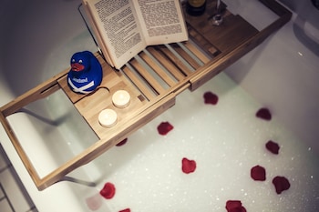 carlton george hotel