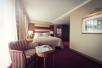 carlton george hotel