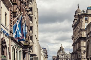 carlton george hotel