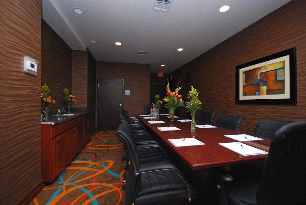 holiday inn express and suites gonzales by ihg
