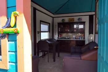 bird island placencia