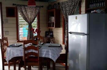 bird island placencia