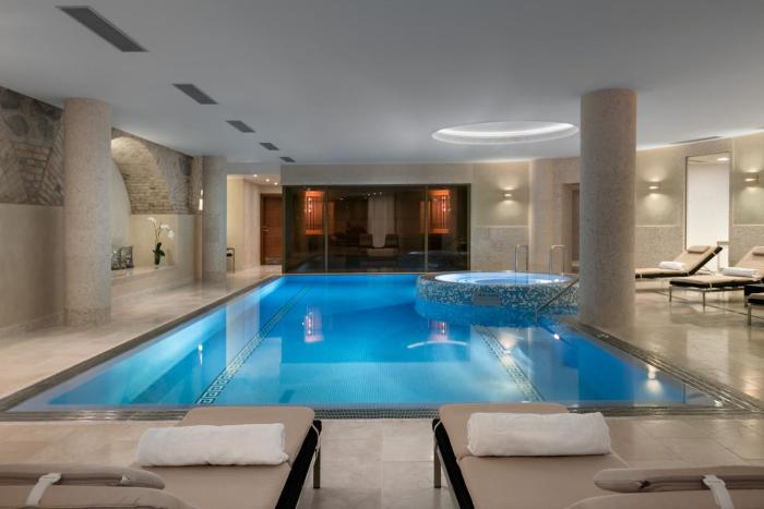 grand hotel vilnius curio collection by hilton