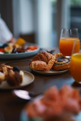 grand hotel vilnius curio collection by hilton