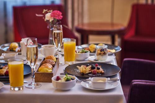 grand hotel vilnius curio collection by hilton