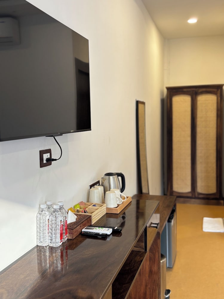 kashi anandam signature collection by eight continents