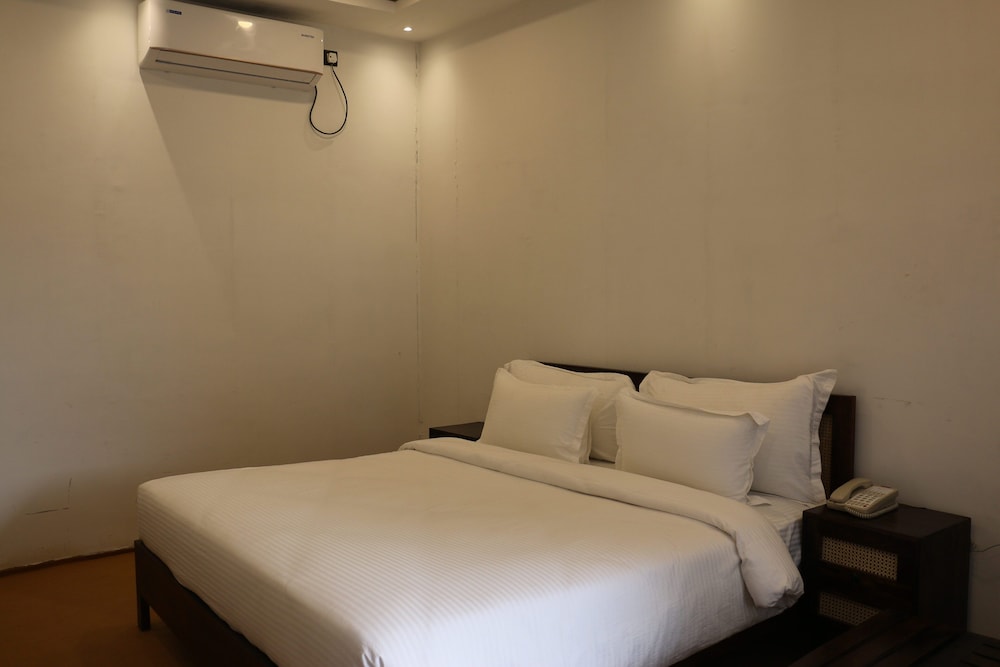 kashi anandam signature collection by eight continents