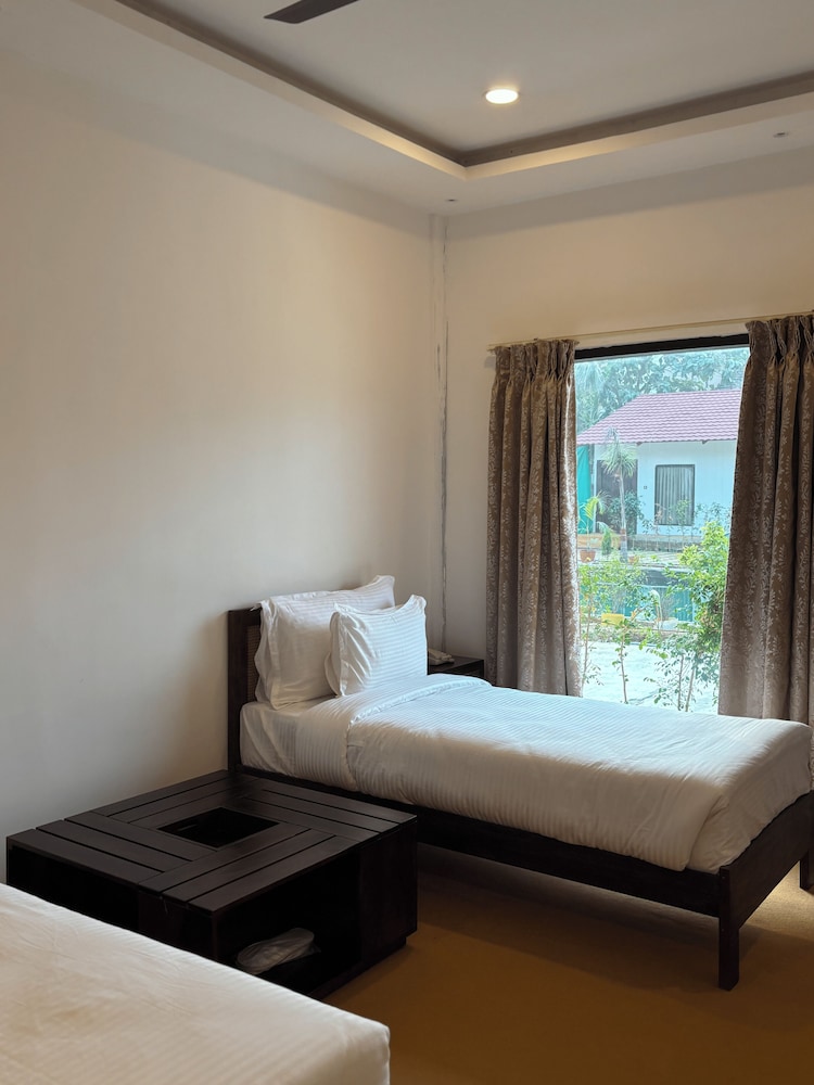 kashi anandam signature collection by eight continents