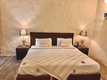 Maati Signature Collection By Eight Continents,,4 star