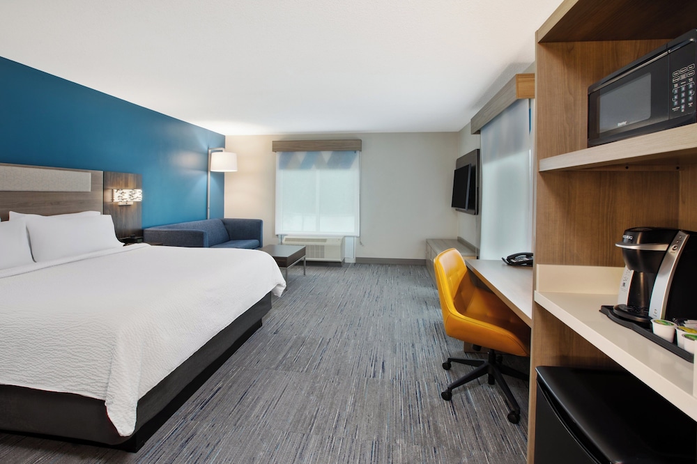 holiday inn express hotel and suites grand rapids north by ihg