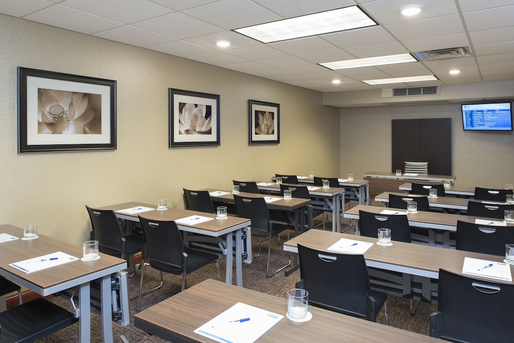 holiday inn express hotel and suites grand rapids north by ihg