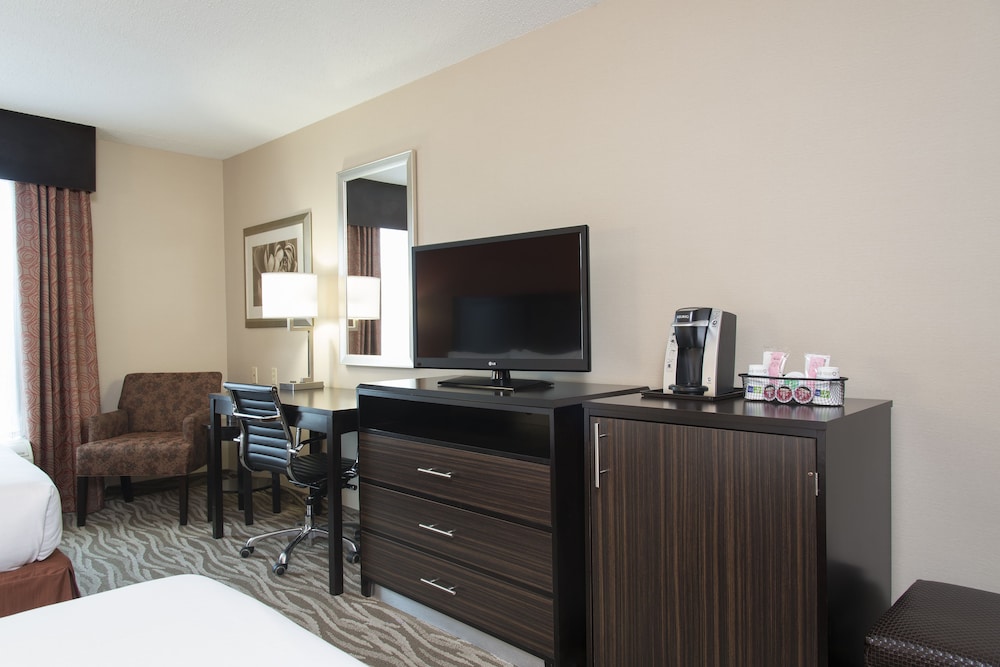 holiday inn express hotel and suites grand rapids north by ihg