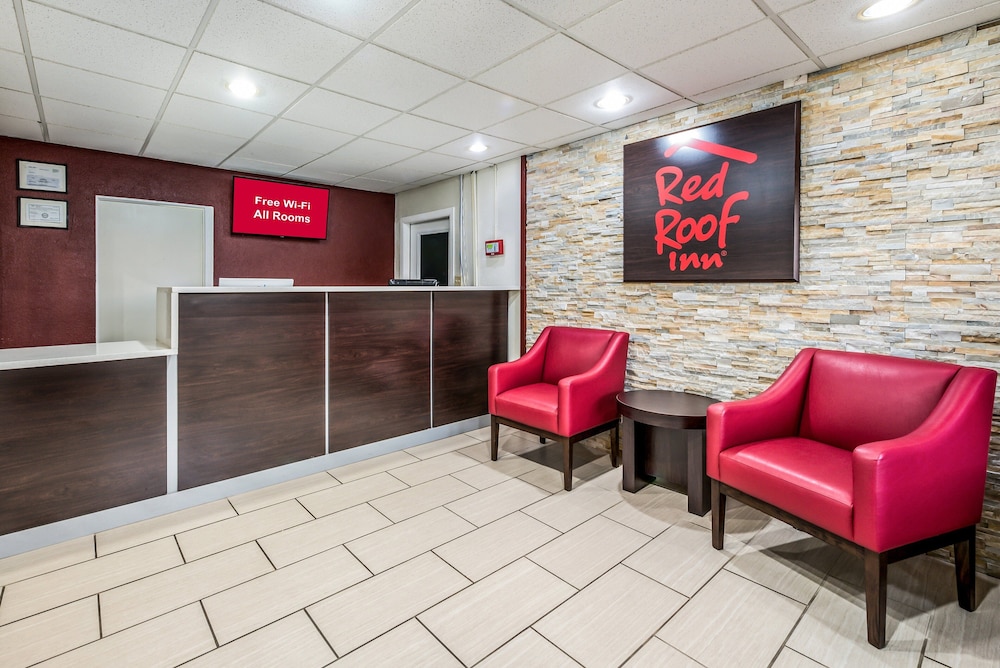 red roof inn and suites wapakoneta