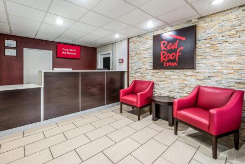 red roof inn and suites wapakoneta