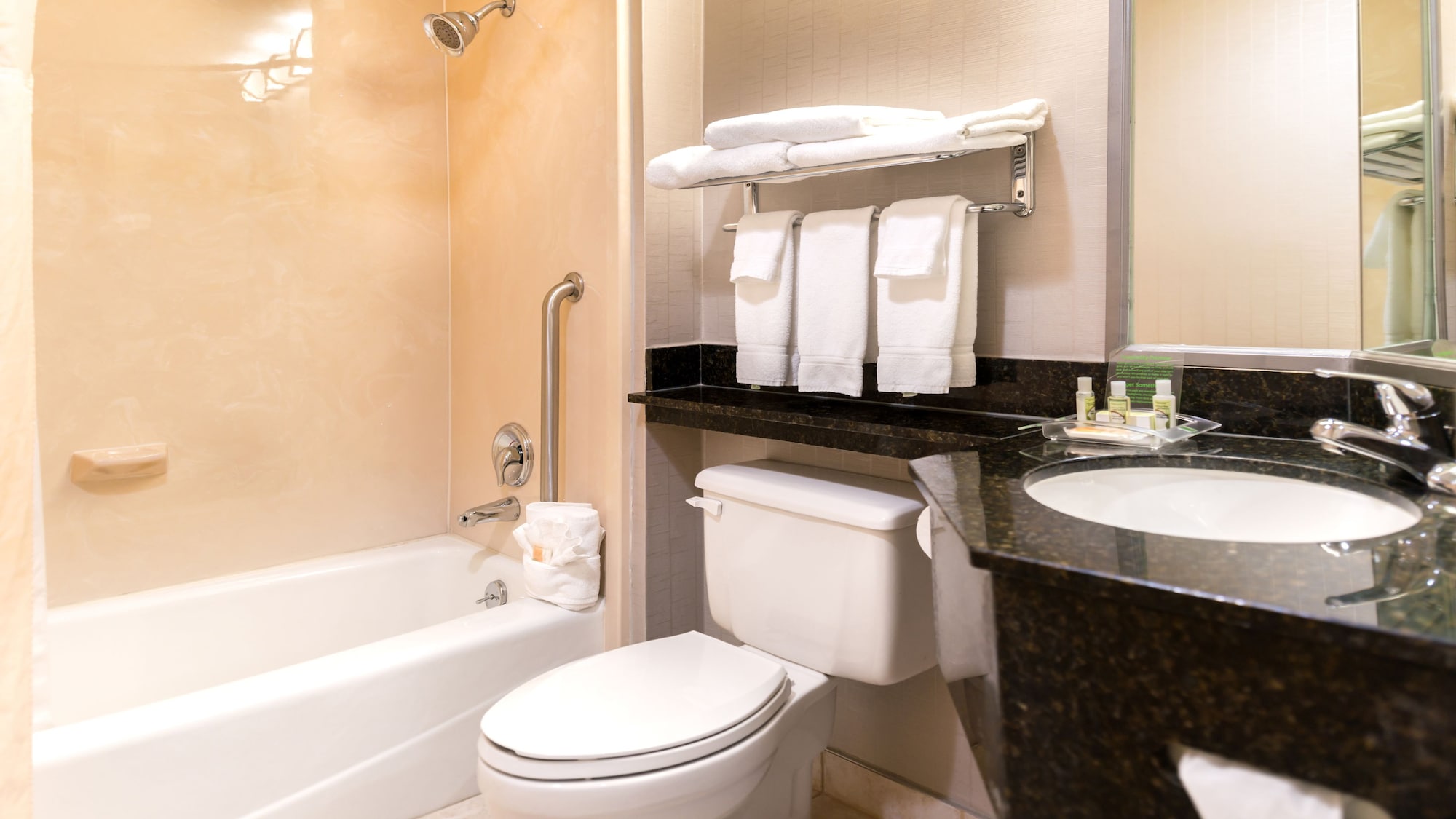 holiday inn hotel and suites warren by ihg