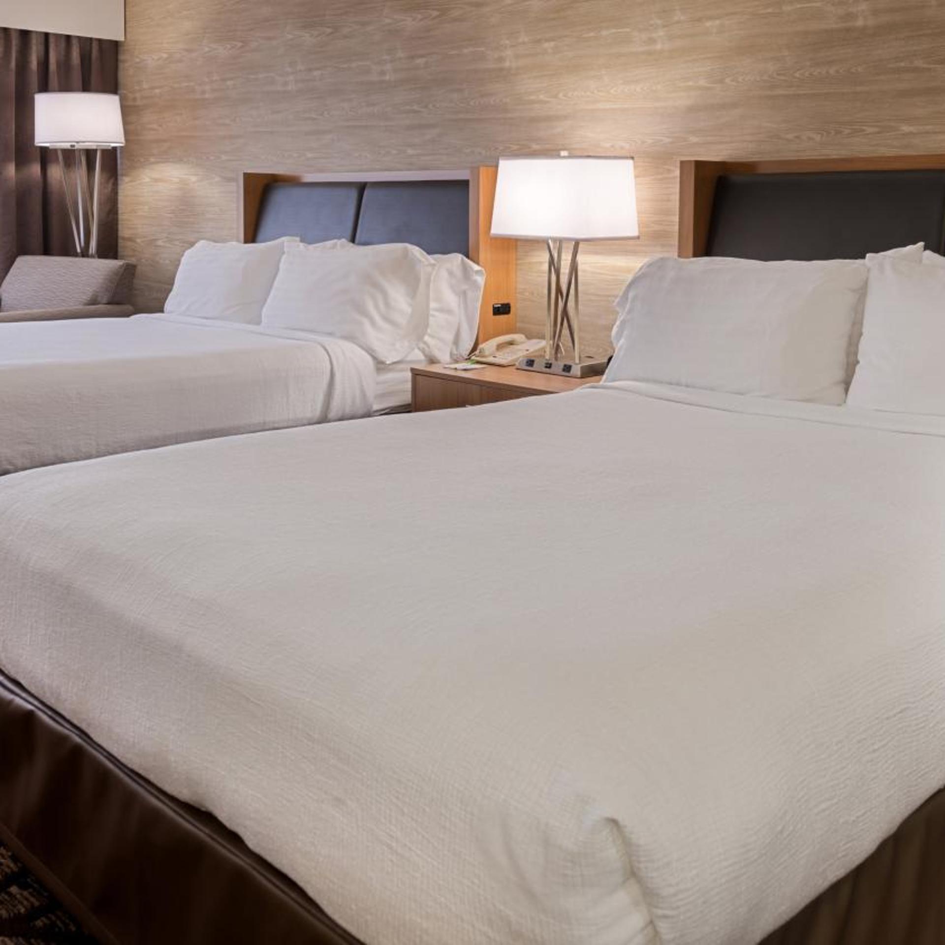holiday inn hotel and suites warren by ihg