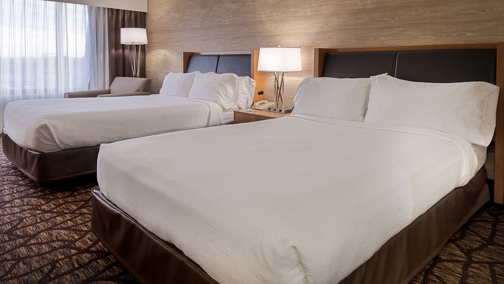 holiday inn hotel and suites warren by ihg