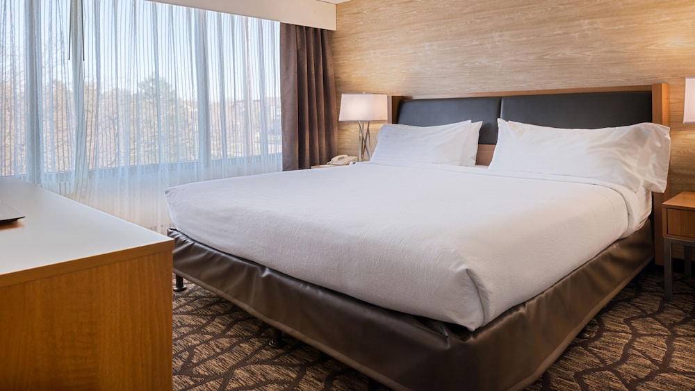 holiday inn hotel and suites warren by ihg