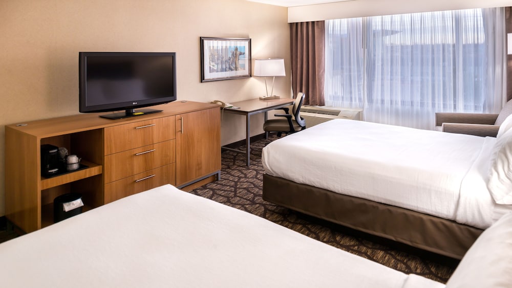 holiday inn hotel and suites warren by ihg