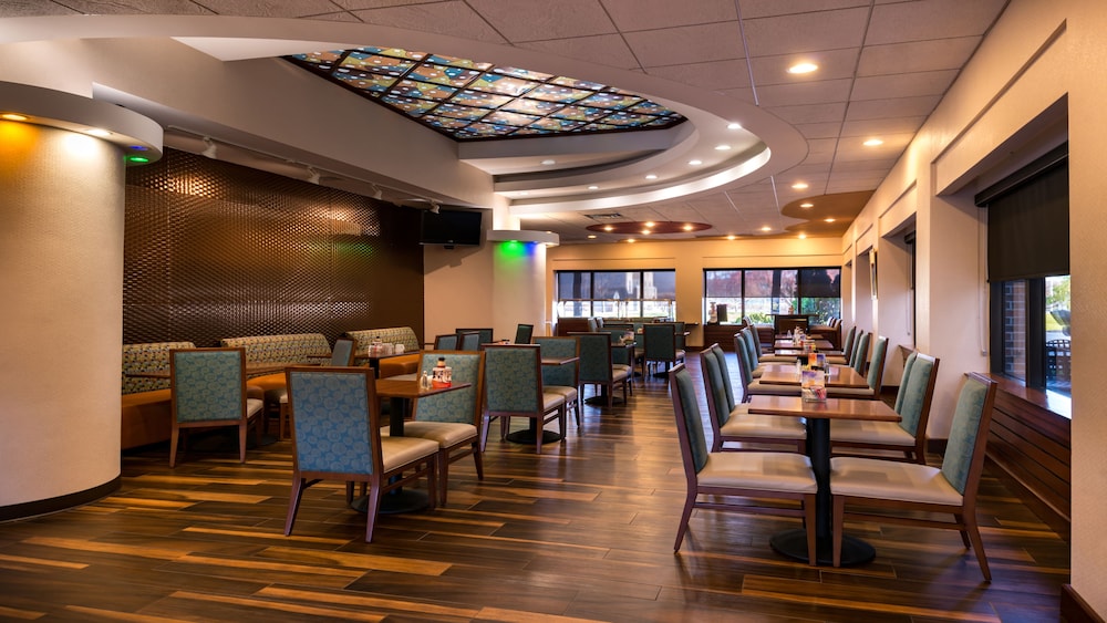 holiday inn hotel and suites warren by ihg
