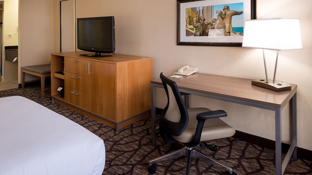 holiday inn hotel and suites warren by ihg