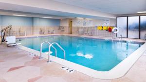 holiday inn hotel and suites warren by ihg