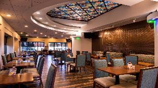 holiday inn hotel and suites warren by ihg