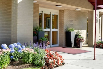 sonesta es suites detroit warren