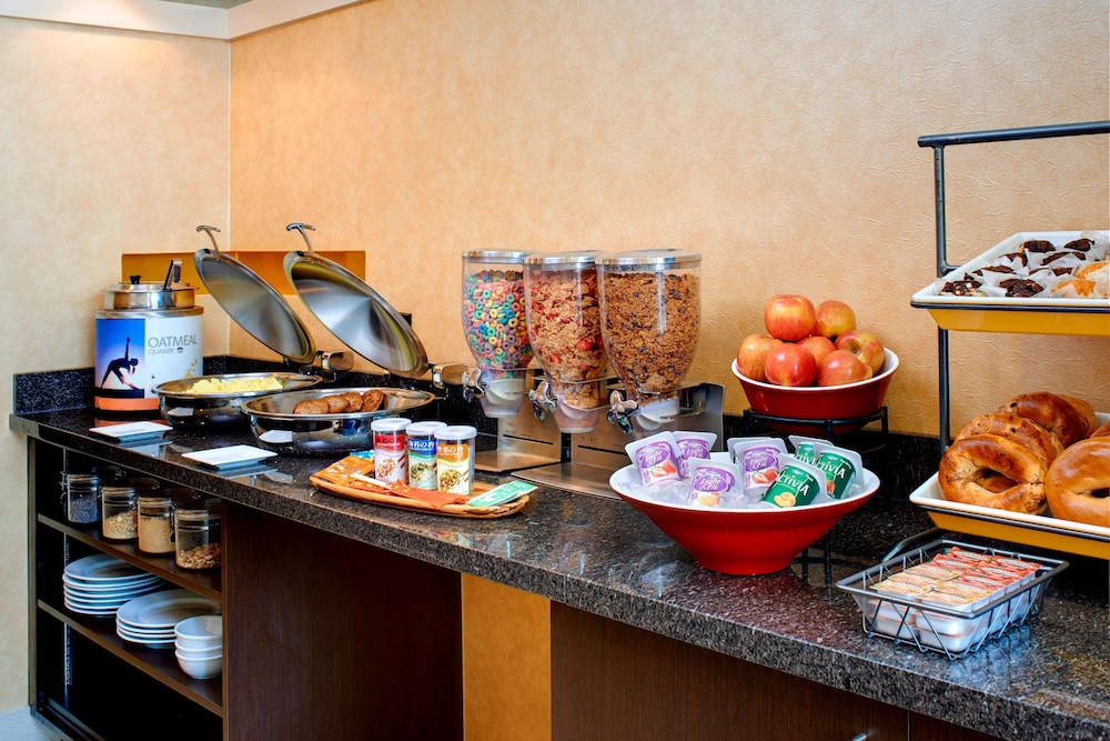 sonesta es suites detroit warren