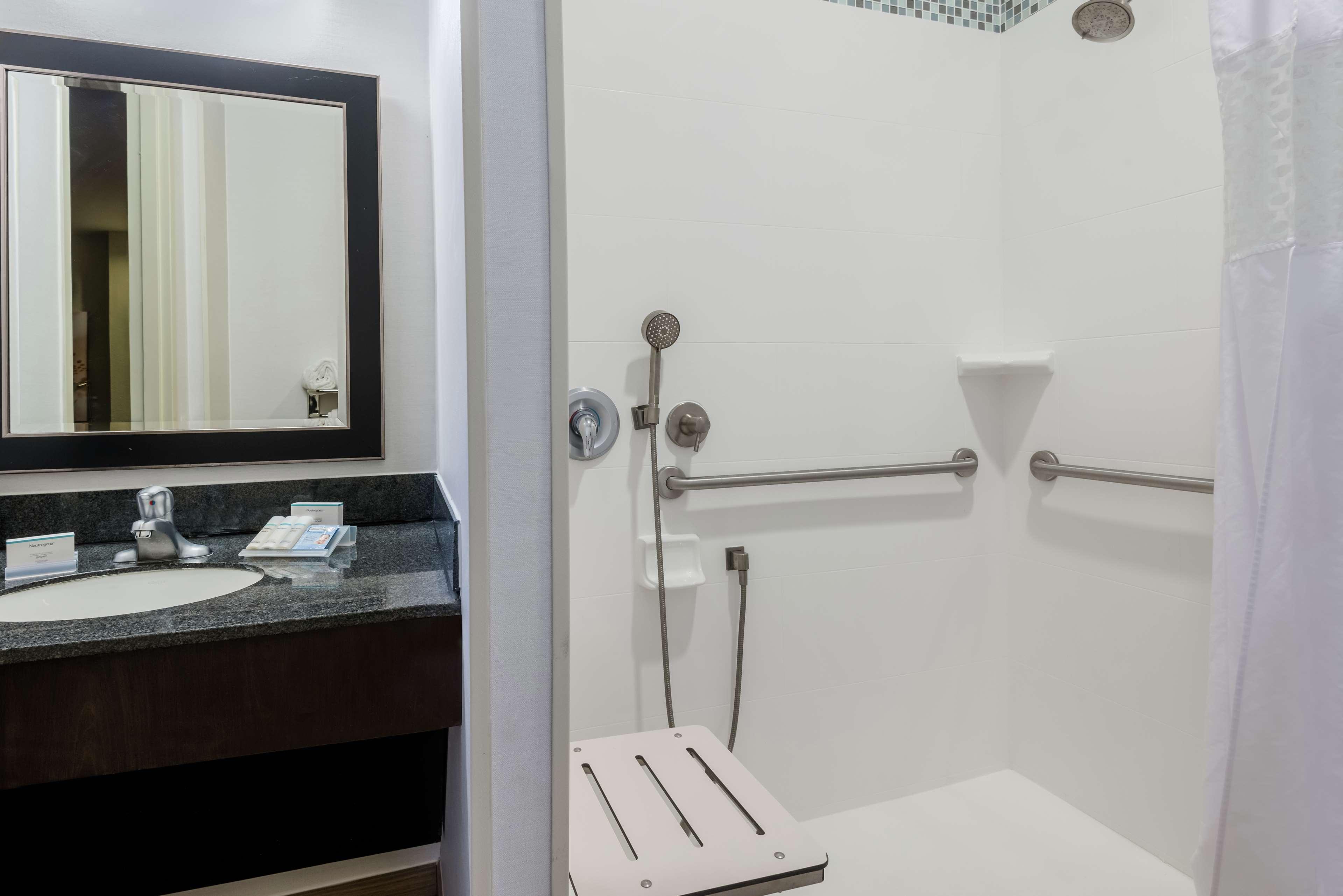 hilton garden inn west palm beach airport