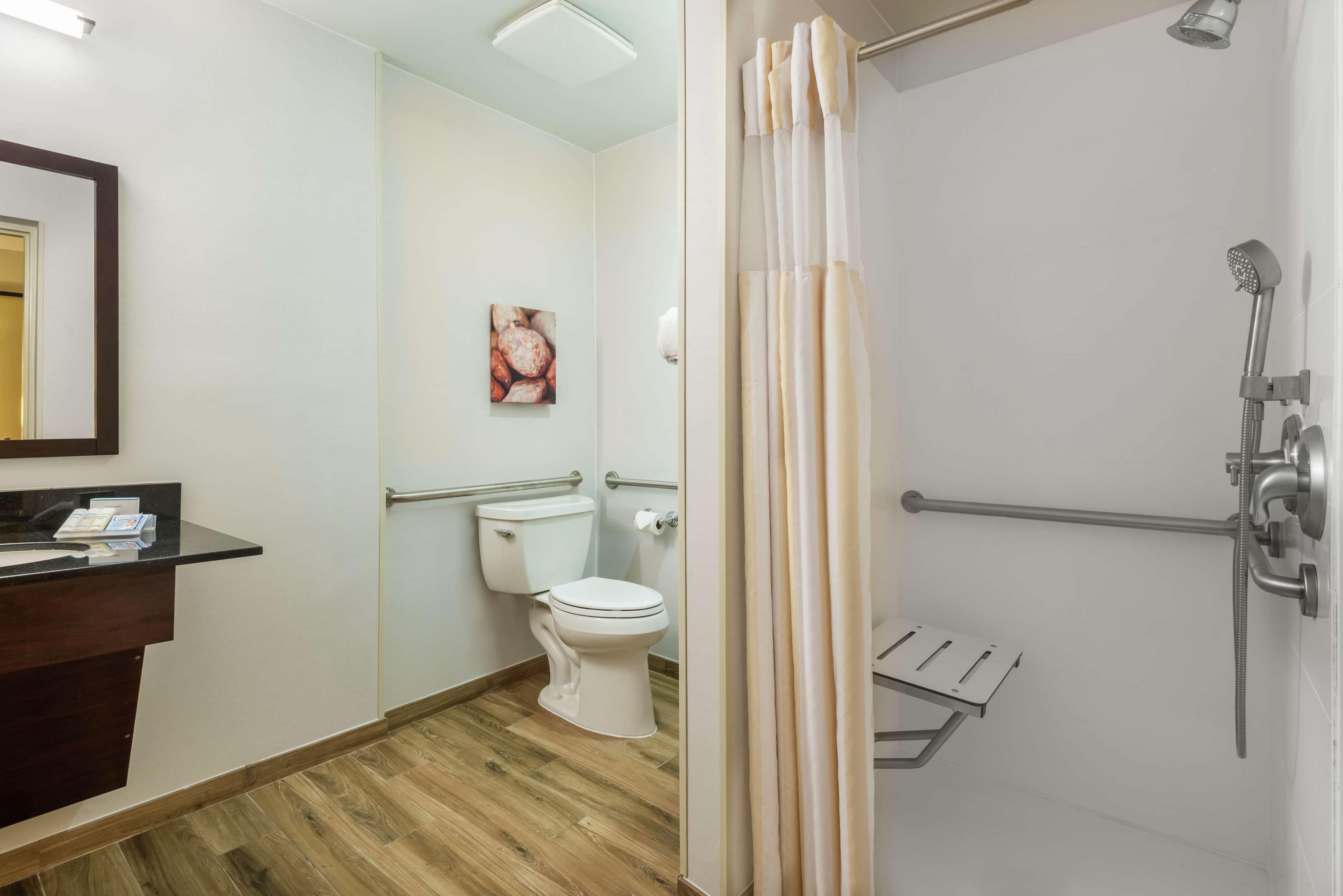 hilton garden inn west palm beach airport