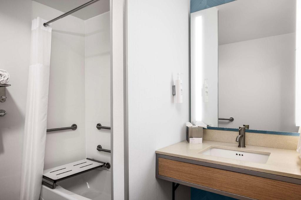 hilton garden inn west palm beach airport