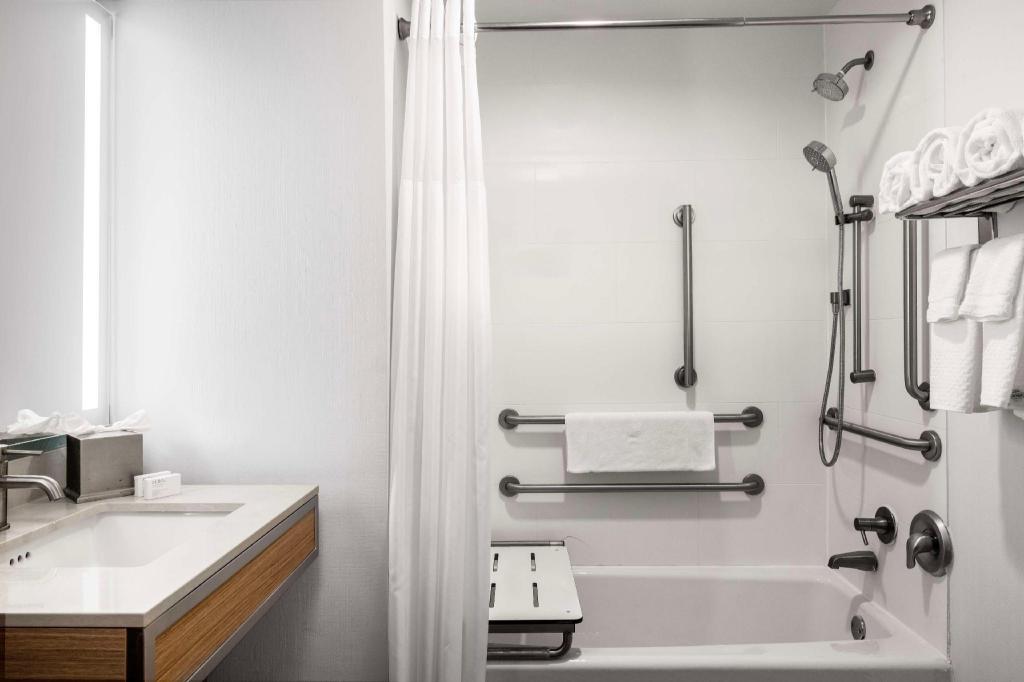 hilton garden inn west palm beach airport
