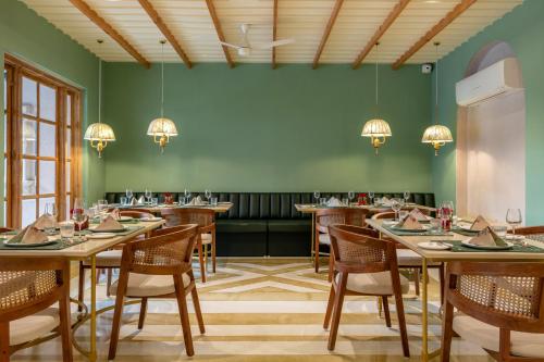 Niravi Jaipur,,4 star