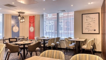 Premier Inn Cambridge City Centre - Corn Exchange/Lion Yard,,3 star