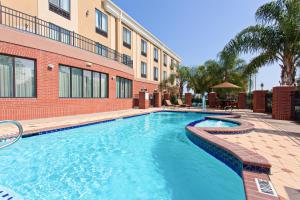 holiday inn express hotel and suites wharton by ihg