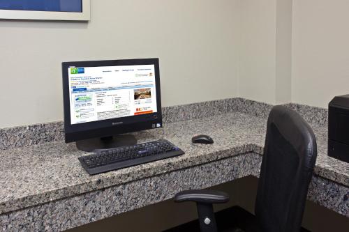 holiday inn express hotel and suites wharton by ihg