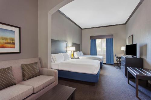 holiday inn express hotel and suites wharton by ihg