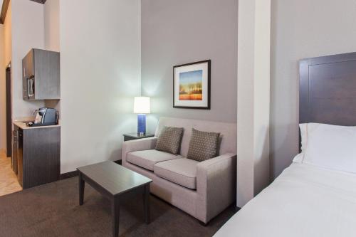 holiday inn express hotel and suites wharton by ihg